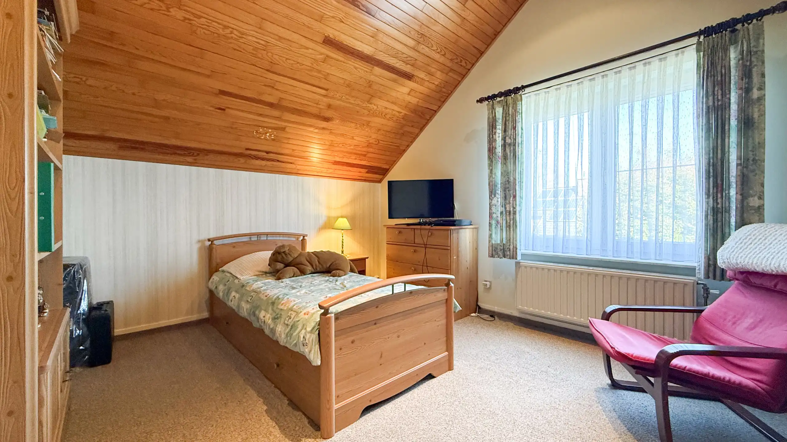 Instapklare woning met 3slpks, tuin, airco en zonnepanelen! foto 23