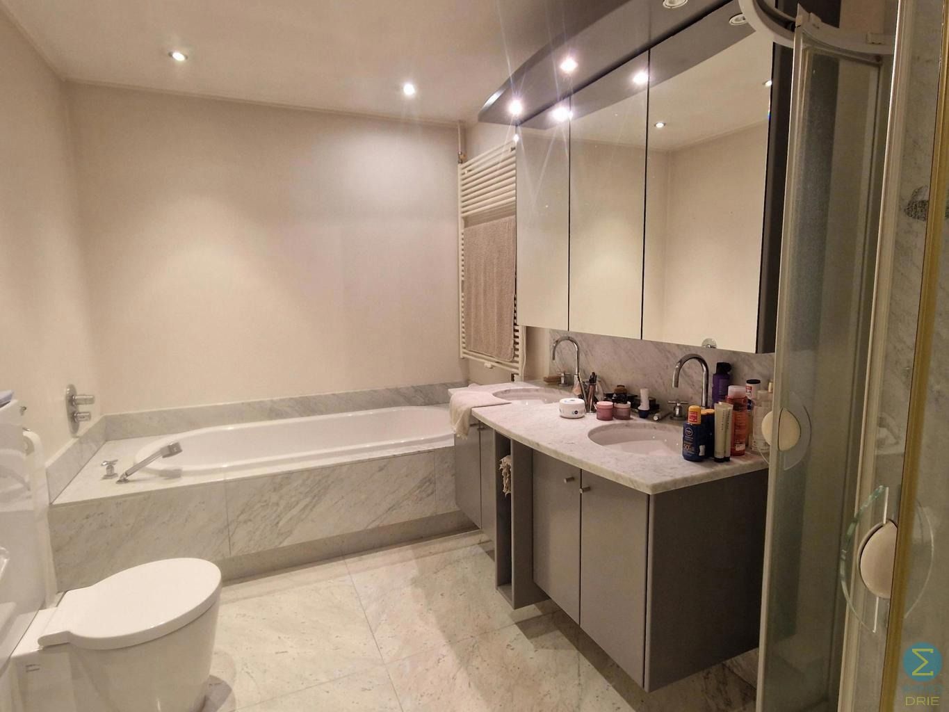 Vrijstaande woning van 340m². foto 17