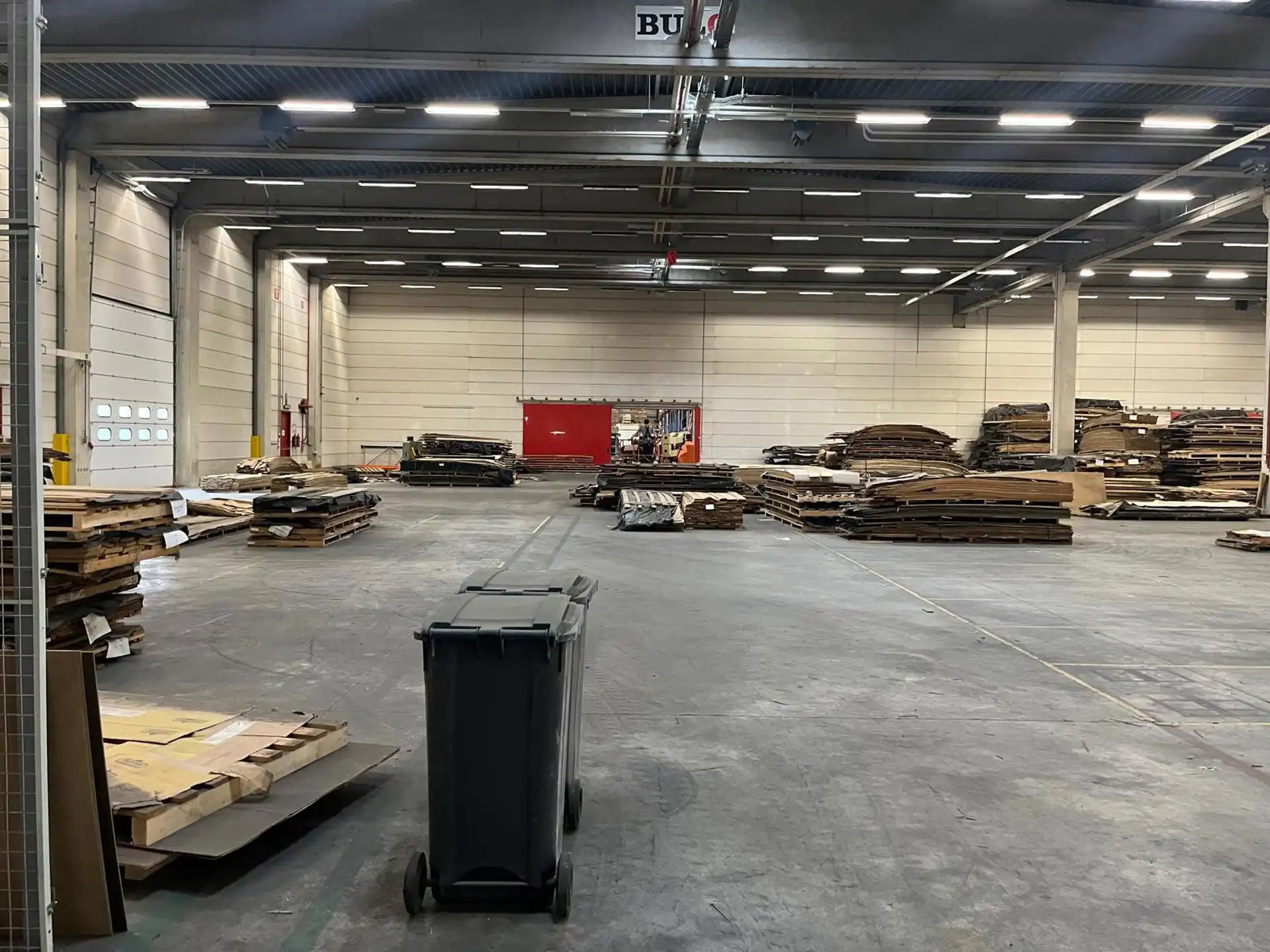 Mechelen: magazijn 4.320m² incl. modern kantoor 250m² foto 3