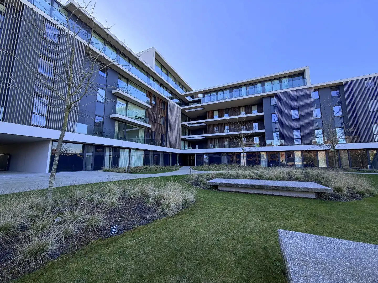 Uniek luxueus appartement met 2 slaapkamers en schitterend Leiezicht foto 19