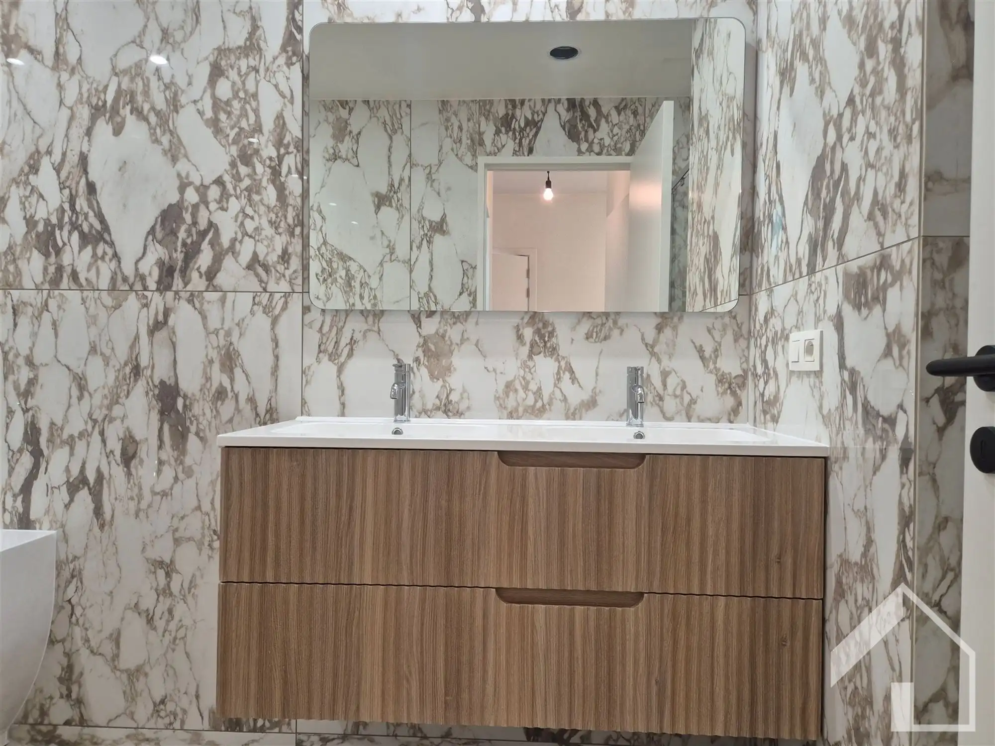 Nieuwbouw appartement op de 1ste verdieping met 2 slaapkamers, terras en lift  foto 12