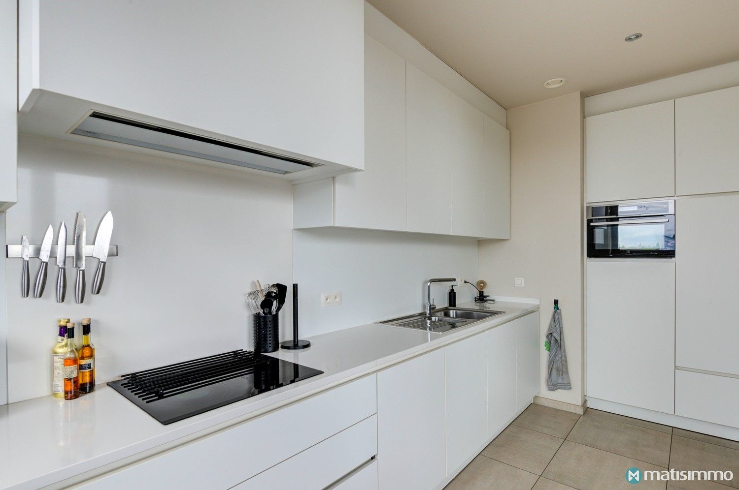 INSTAPKLAAR APPARTEMENT MET TWEE SLAAPKAMERS, 2 TERRASSEN EN PARKING TE BILZEN foto 8