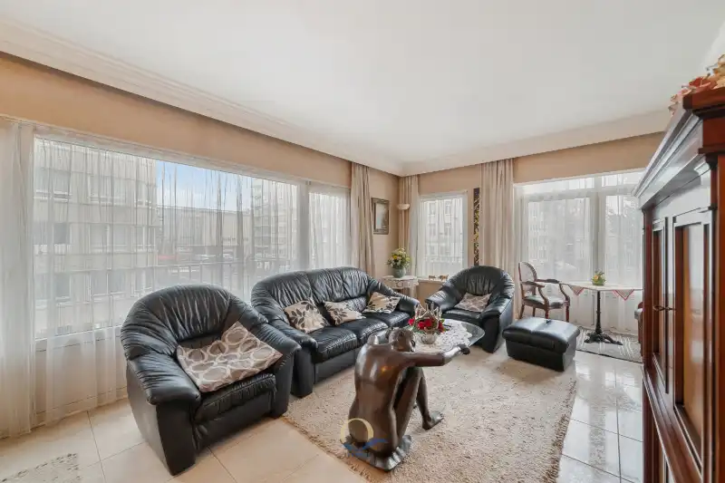 Hoekappartement met open zicht op Marie-Joséplein, Hotel Du Parc en Casino Kursaal foto 4