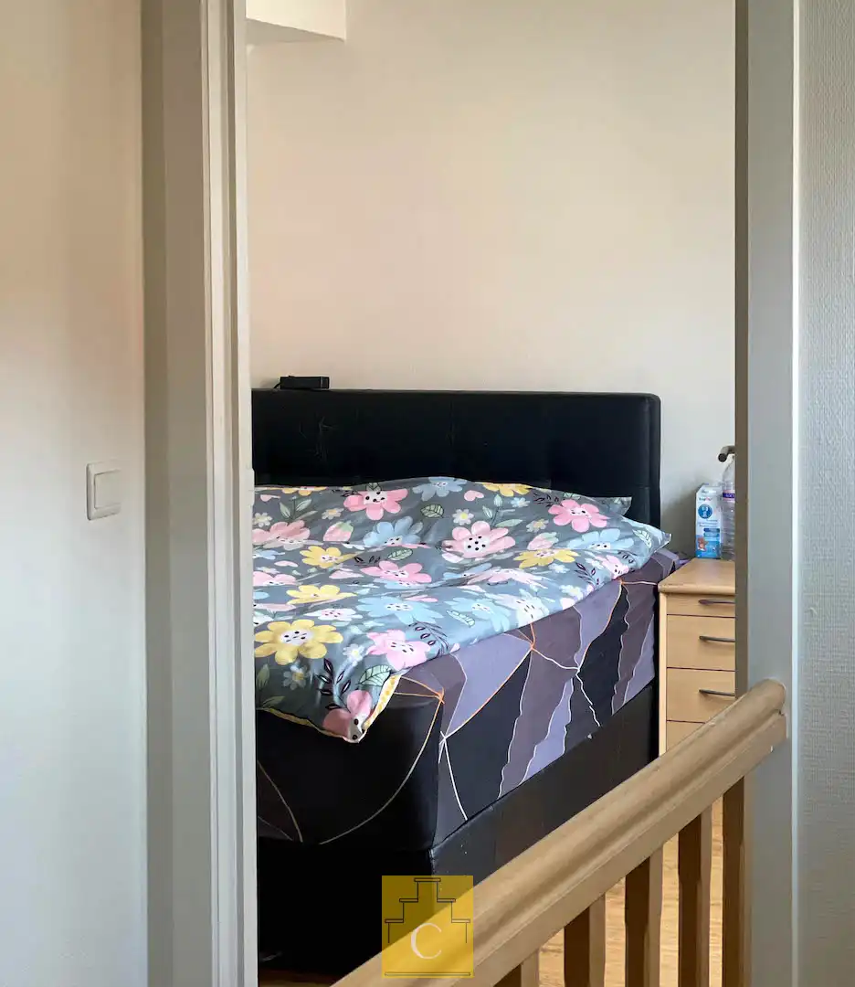 Brugs huis in de schaduw van Jeruzalemkerk, authentieke 16e-17e eeuwse gevel foto 14