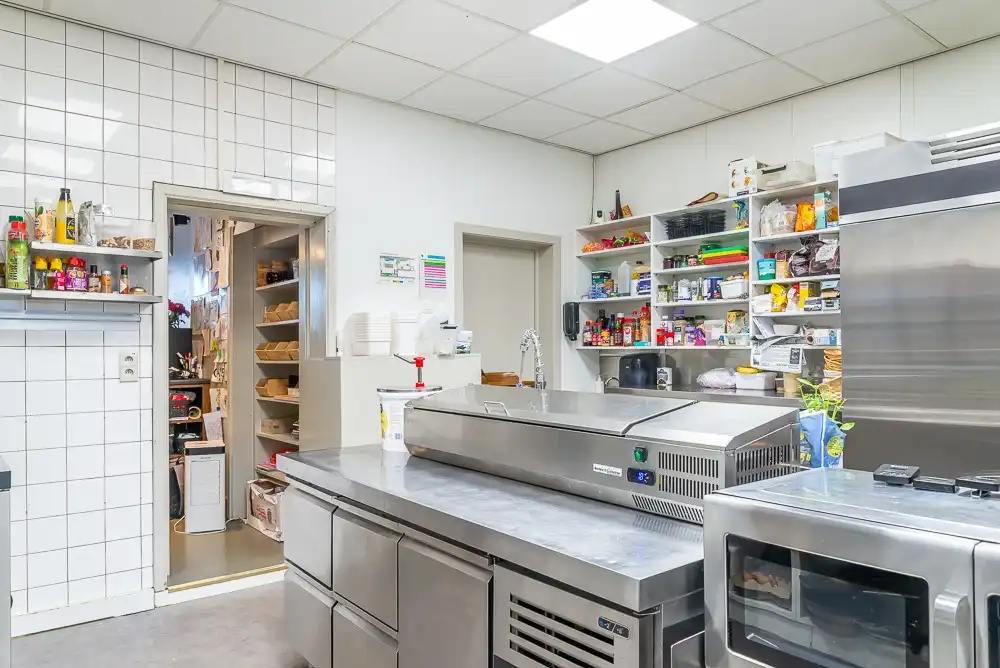 Instapklare brasserie op toplocatie in Maasmechelen foto 21