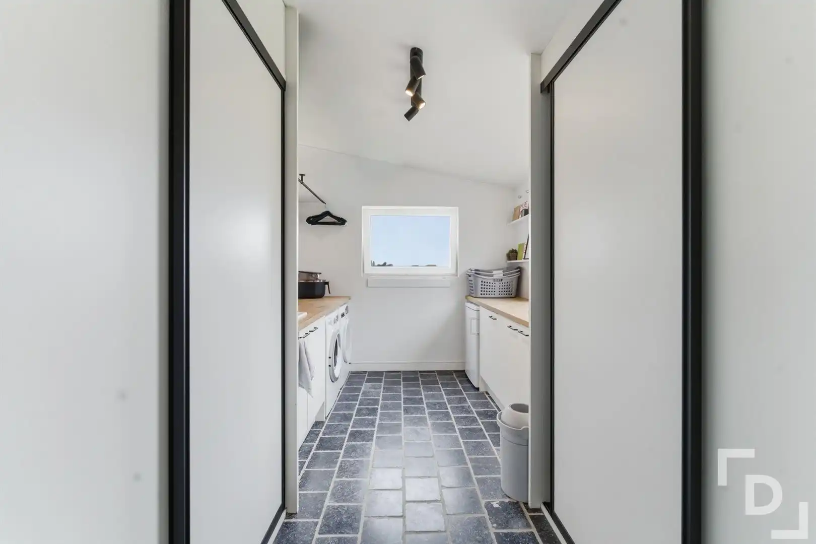 Gerenoveerde HOB met 3 slaapkamers en tuin te koop in Sint-Jan. foto 18