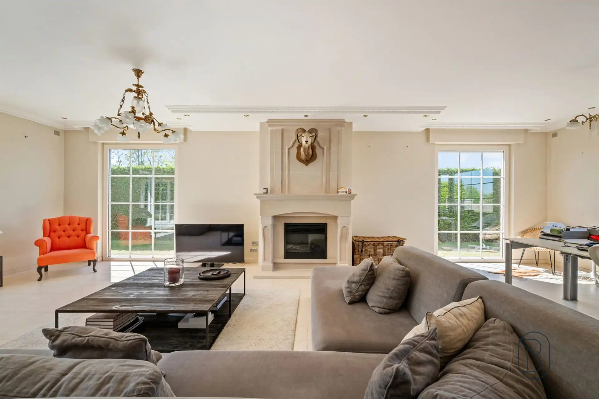 Perfect onderhouden grote villa op 3000m2. foto 12