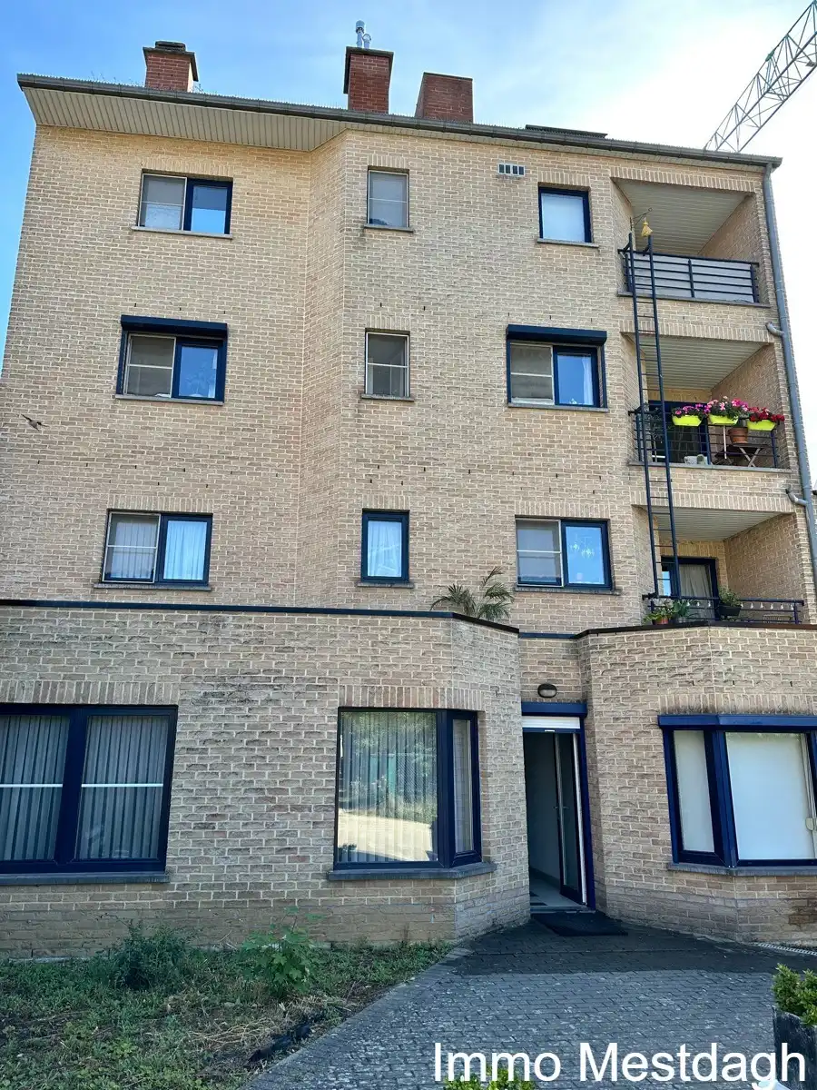 Ruim Appartement met Garage, 2 slaapkamers en terras foto 29