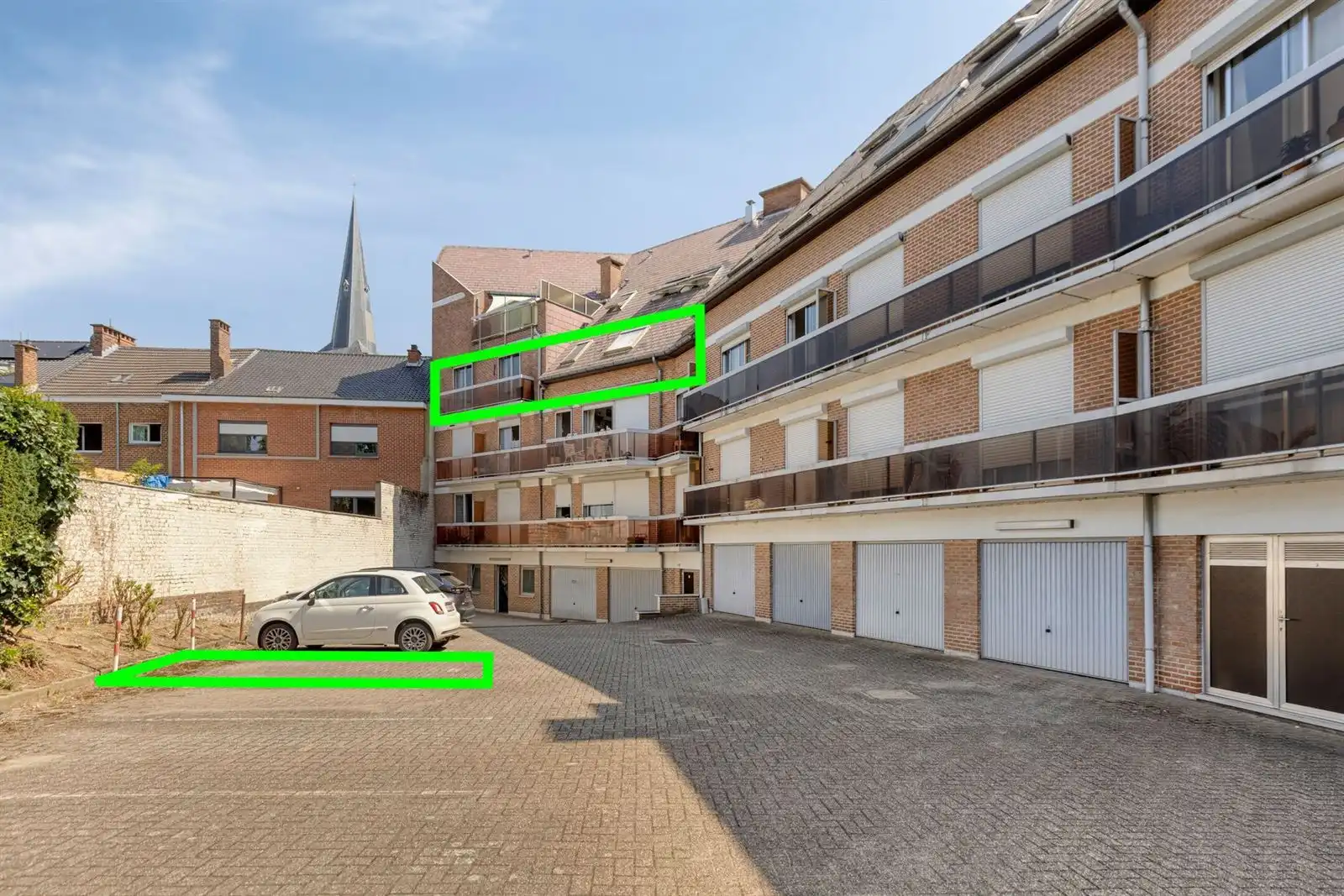 Groot 2-kamer appartement van 105 m² foto 2