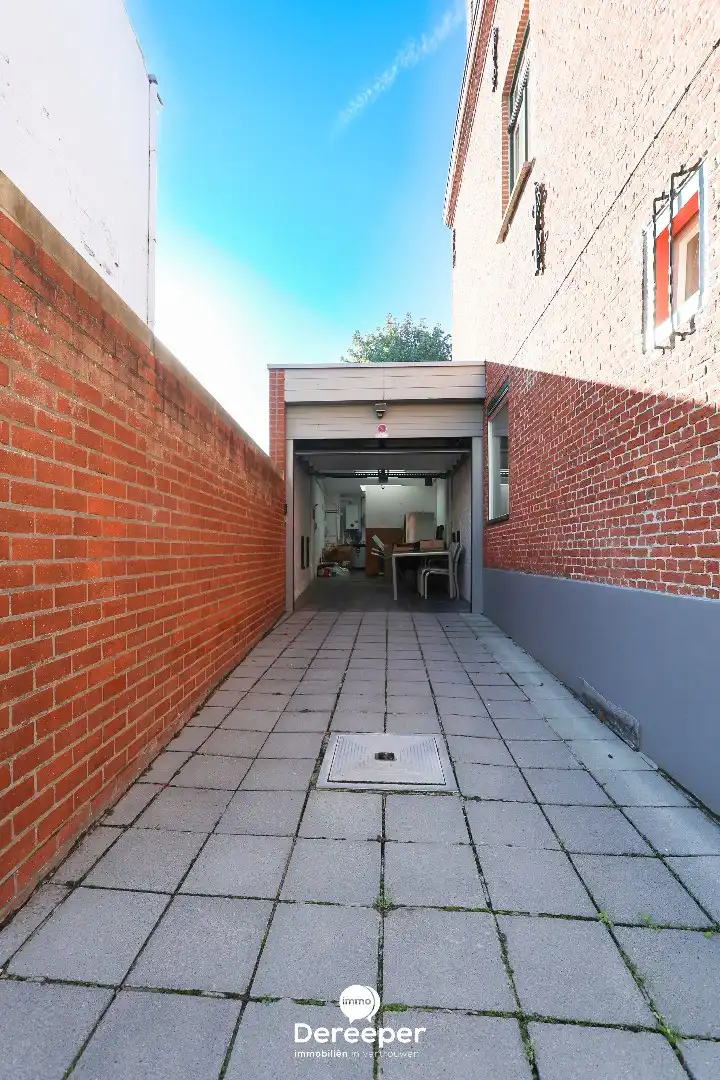 Karaktervolle woning met 3 slaapkamers en prachtige zuidgerichte tuin in hartje Jabbeke foto 25