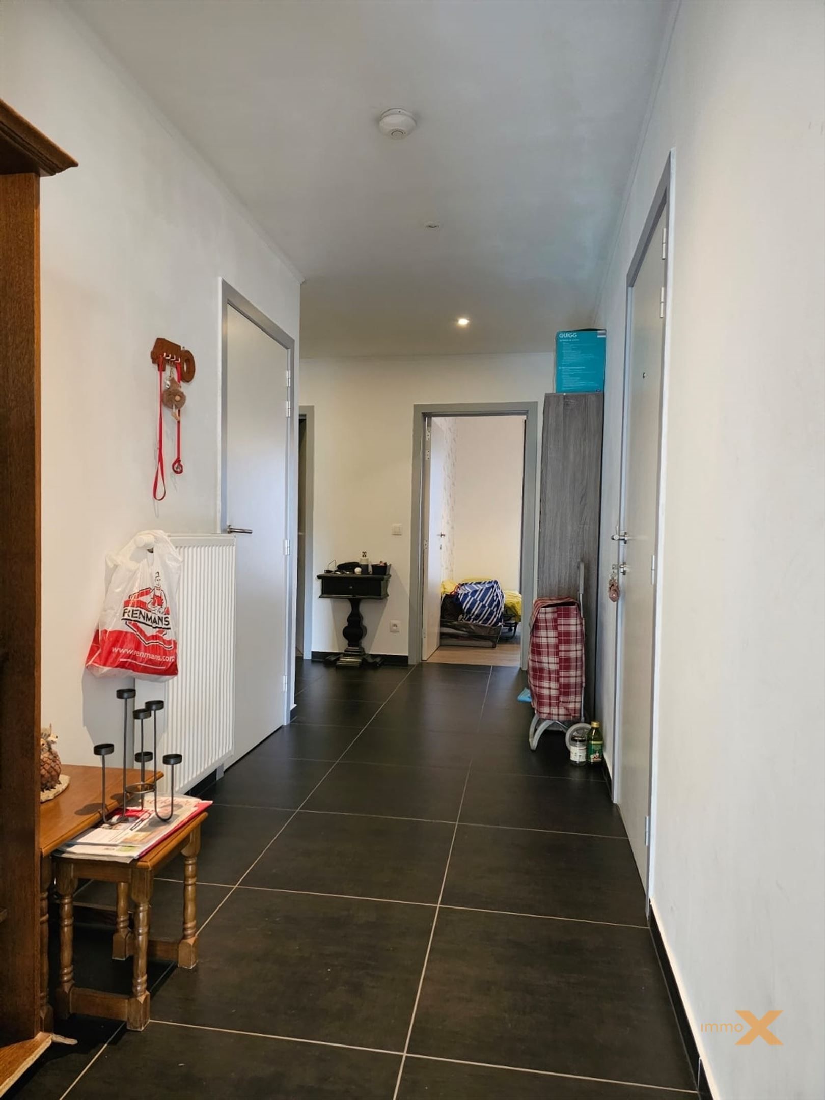 RUIM LICHTRIJK GELIJKVLOERS MET TUINTJE foto 16
