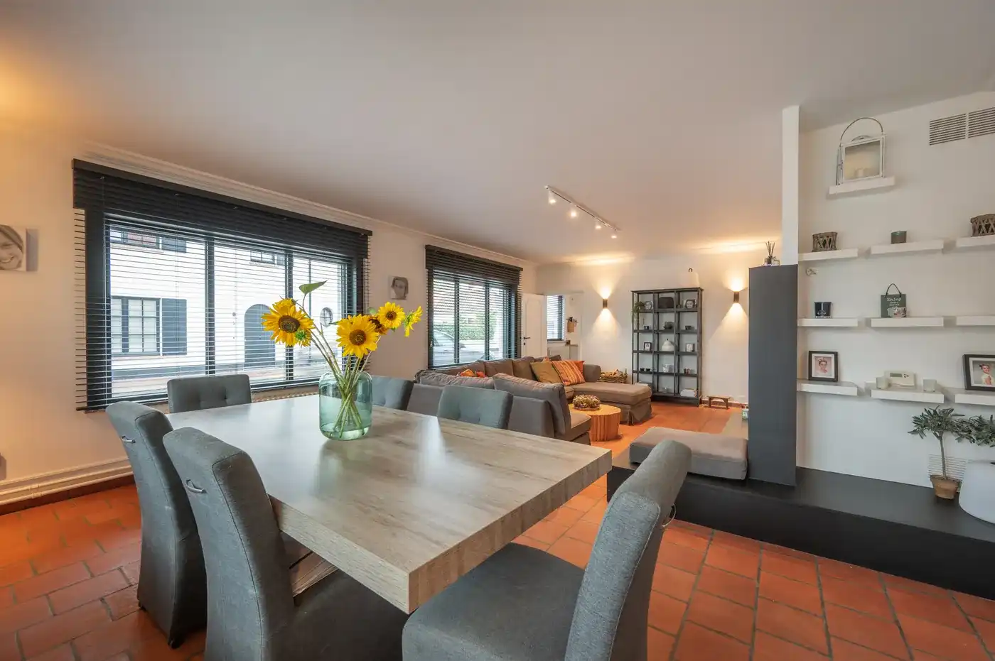 Charmante hoekwoning met prachtig uitzicht over de polders aan het Oosthoekplein foto 3