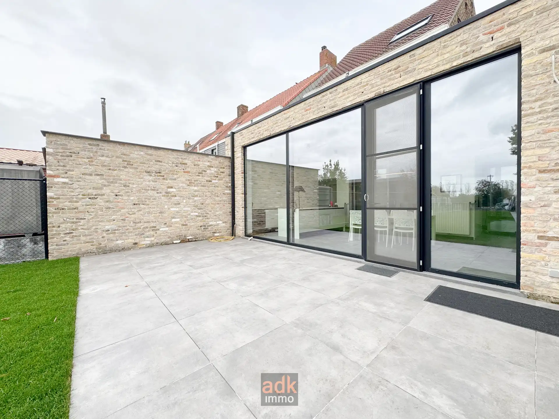 Instapklare 4-gevelwoning met zonnige tuin, terras. foto 2