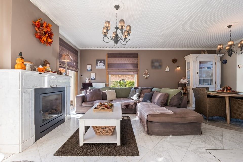 RUIME EN RUSTIG GELEGEN BUNGALOW MET 4 SLKS EN ZWEMBAD OP EEN PRACHTIG PERCEEL VAN 764M² foto 5