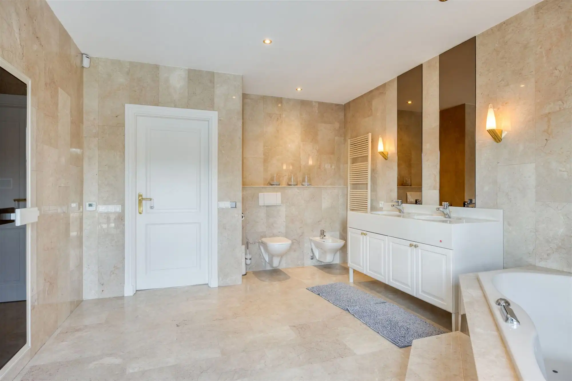 Instapklare tijdloze villa met 5 slpks op ca. 2000 m² foto 28