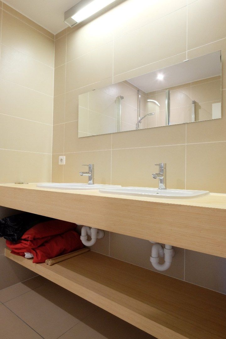 Recente ruime moderne halfopen woning met tuin en garage. foto 15