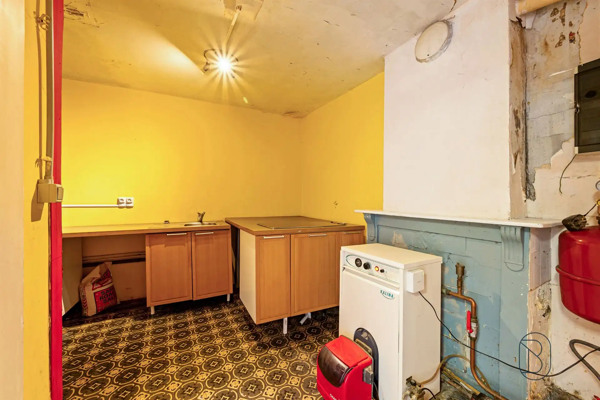 Handelszaak + woonst ideaal gelegen in het centrum! foto 9