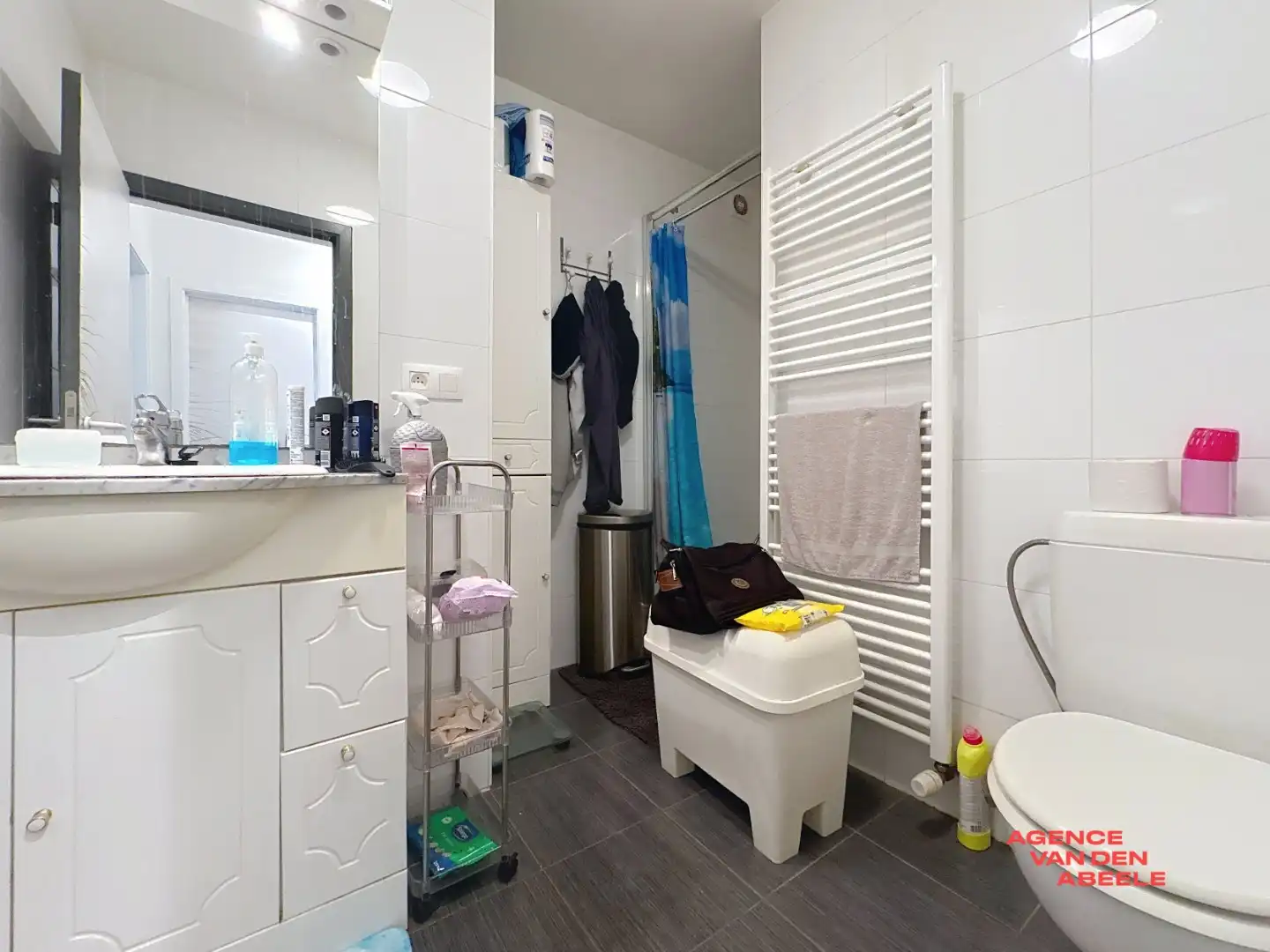 Gelijkvloers appartement in rustige zijstraat nabij de kust foto 16