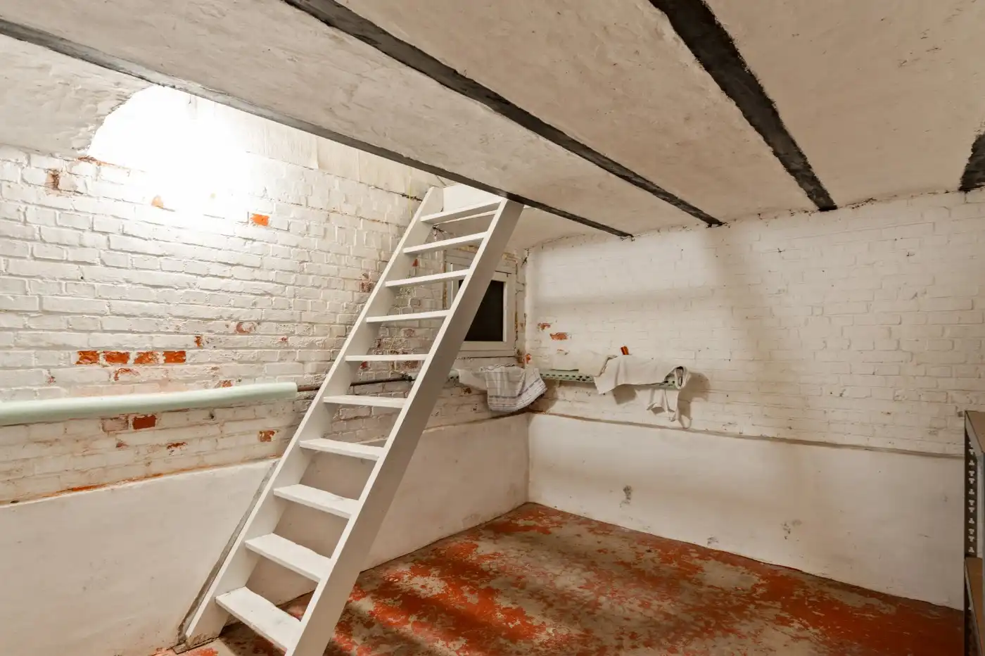 Leuke starterswoning met 2 slpk., garage en gezellig west-tuintje foto 25