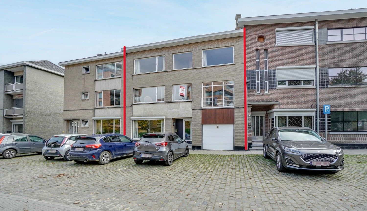 Ruime moderne herenwoning nabij het centrum van Sint-Truiden foto 2