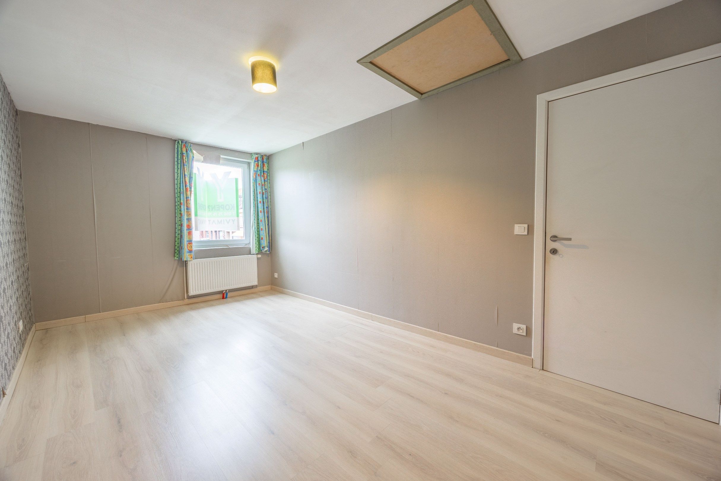 HOEKWONING MET MAGAZIJN  foto 8