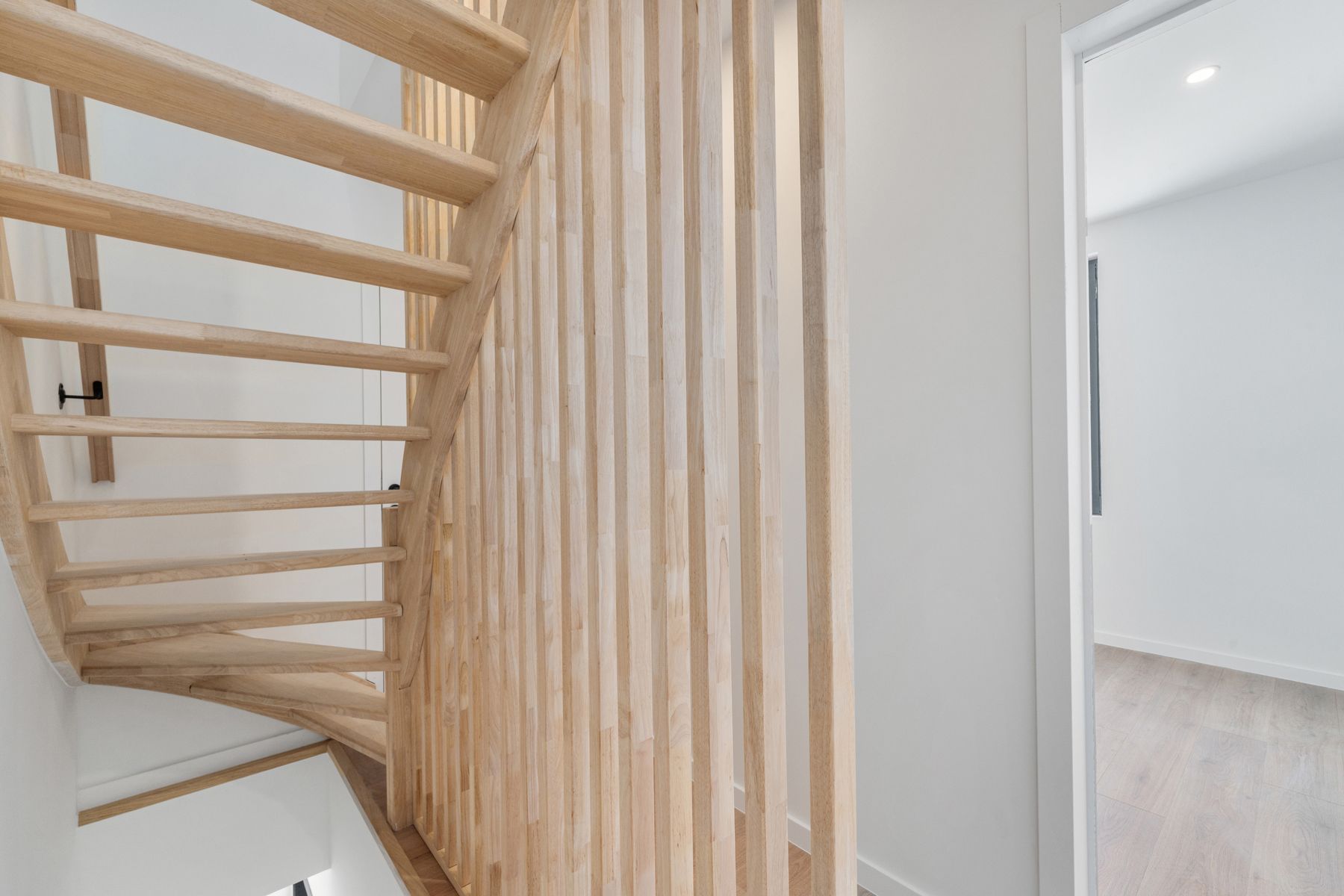 LABEL A: instapklare woning met 4 slaapkamers en grote tuin foto 12