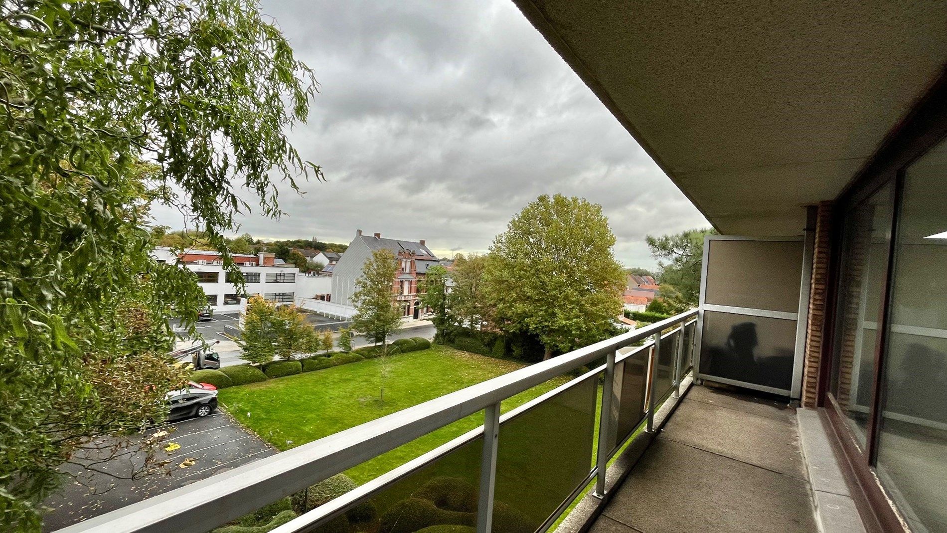 Groot appartement met terras, verzicht, staanplaats en 2 kamers foto 3