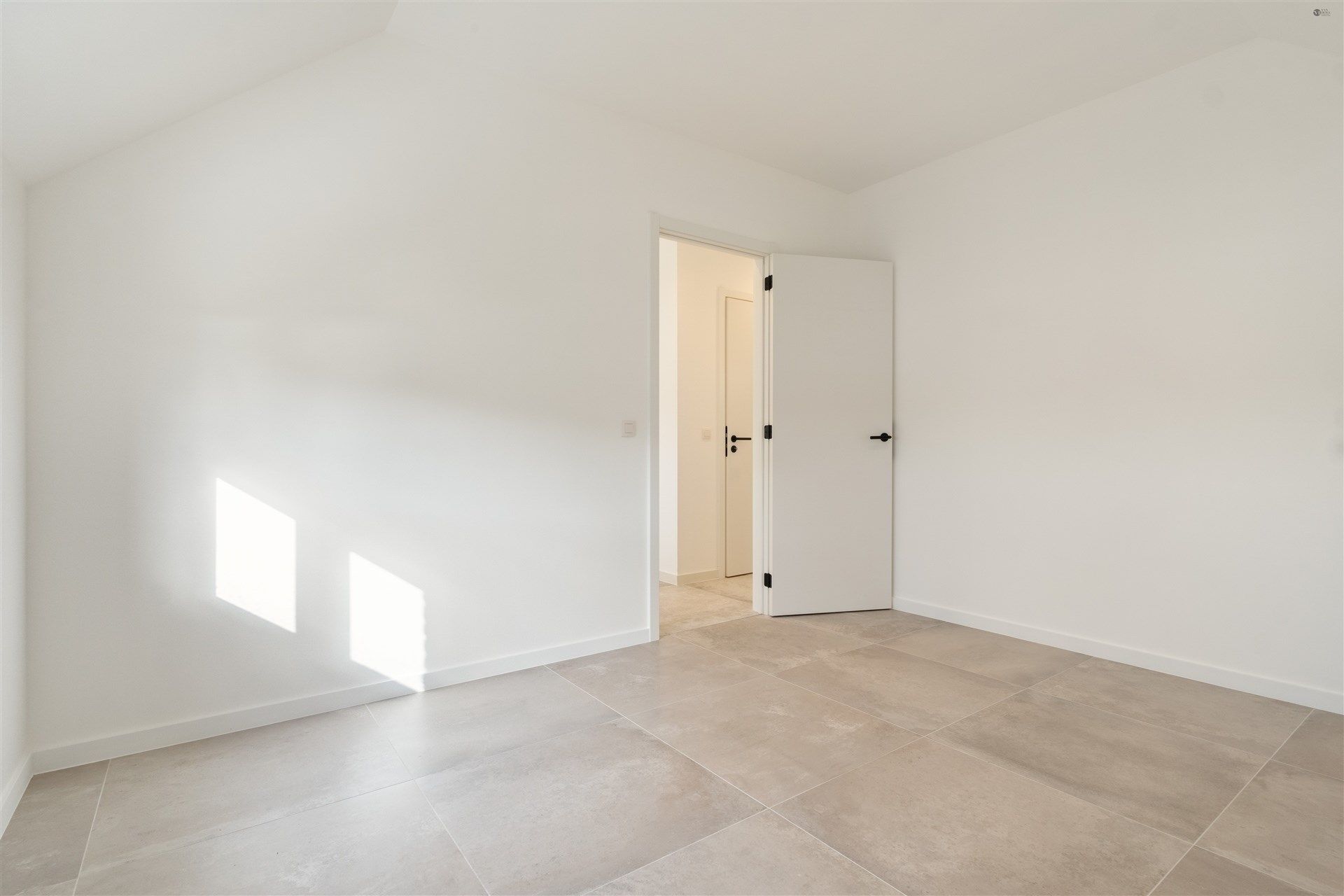 Uniek dakappartement in loftstijl foto 9