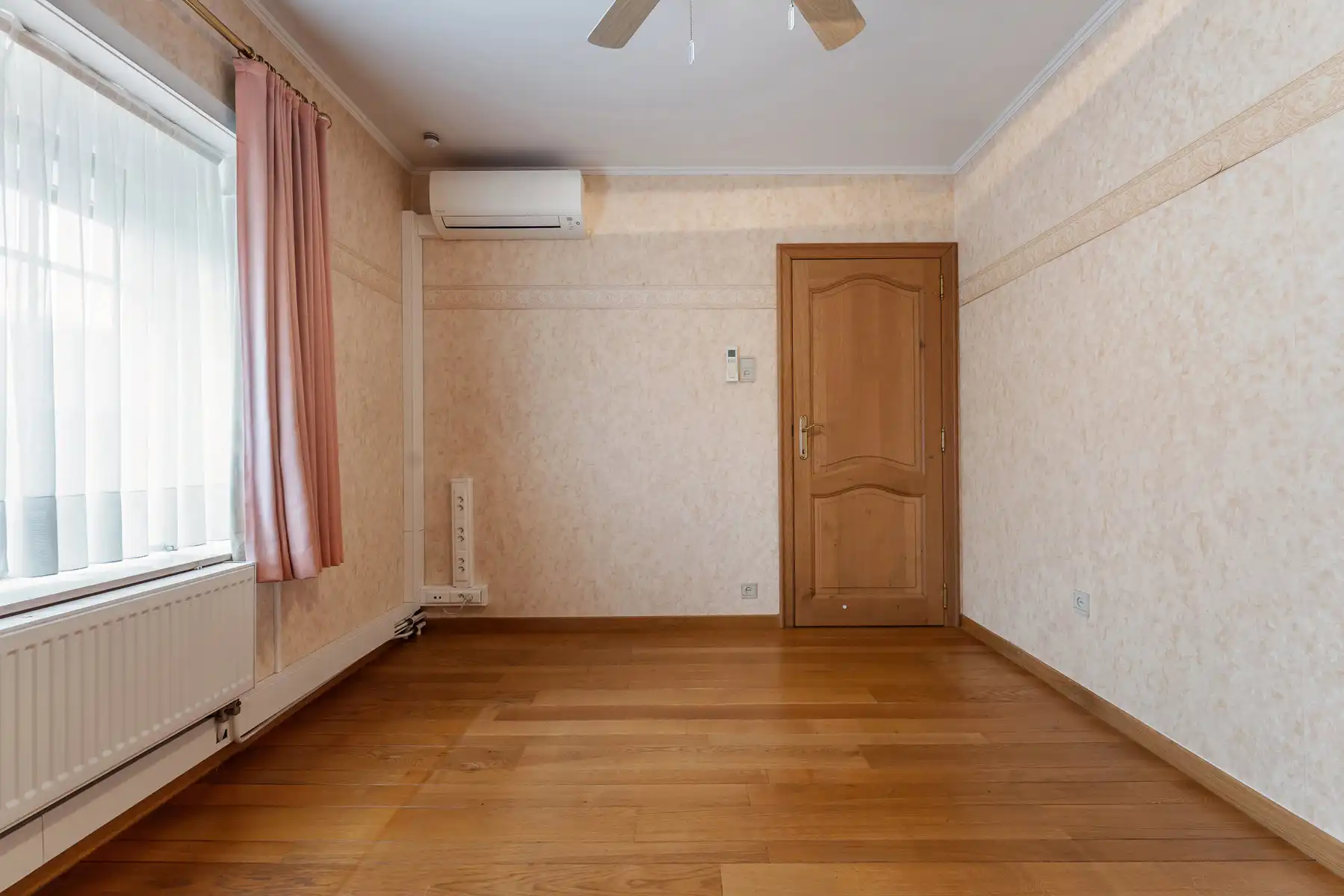 WONING + 6 SLK + 2 LIVINGS + 3 BDK + 4P + TUIN + TERRASSEN foto 19