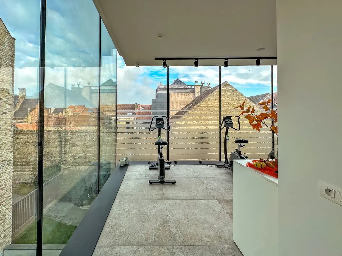 Uiterst goed onderhouden assistentieflat (55m² + 11m² terras) met 1 slaapkamer te Nieuwpoort.  foto 16