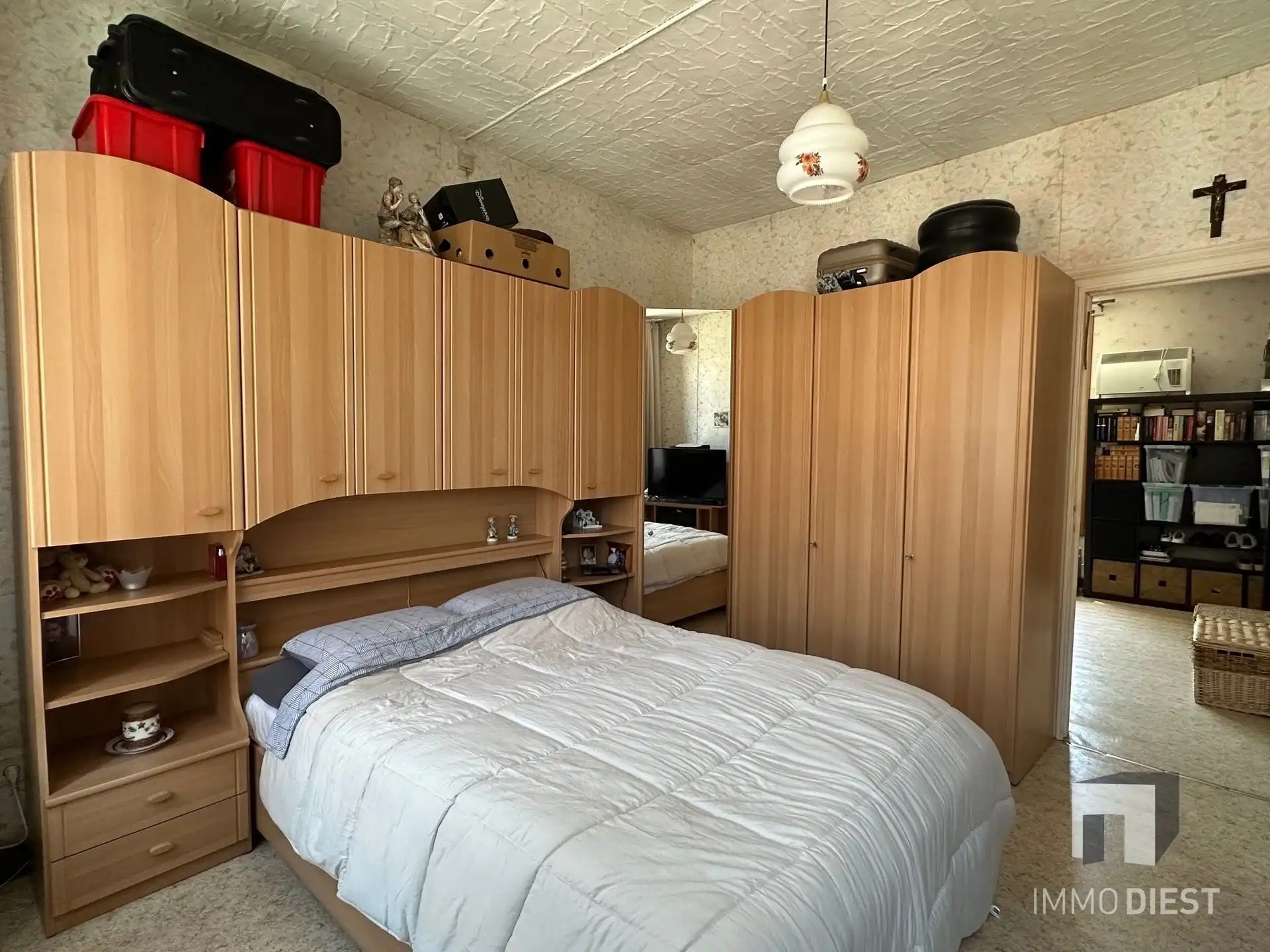 Energiezuinige woning met 3 slaapkamers, extra ingerichte leefruimte, zonnige stadstuin en garage in het centrum van Diest. foto 13
