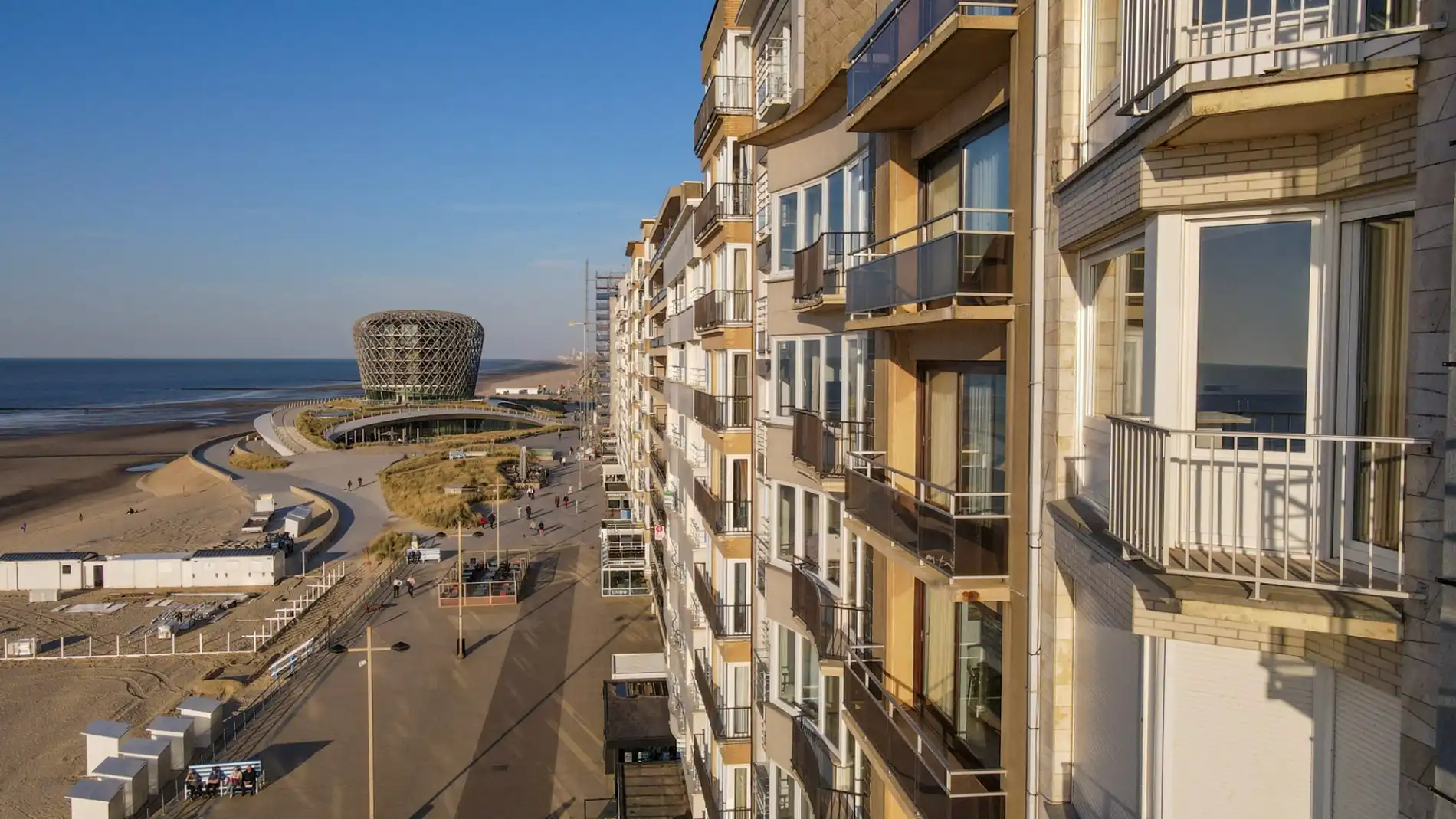 Prachtig gerenoveerd appartement op de zeedijk foto 24