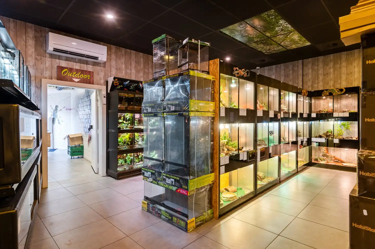 Ruim handelsgelijkvloers (208 m²) met brede etalage en buitenruimte (72 m²) in Kontich foto 15