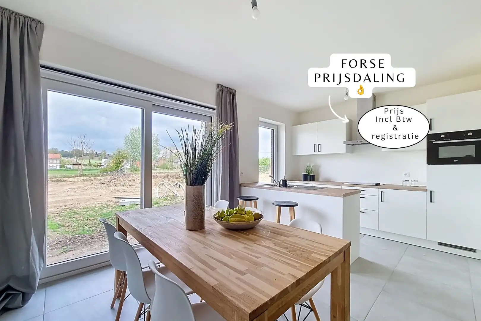 Volledig afgewerkte nieuwbouwwoning tot in de zolderkamer foto {{pictureIndex}}