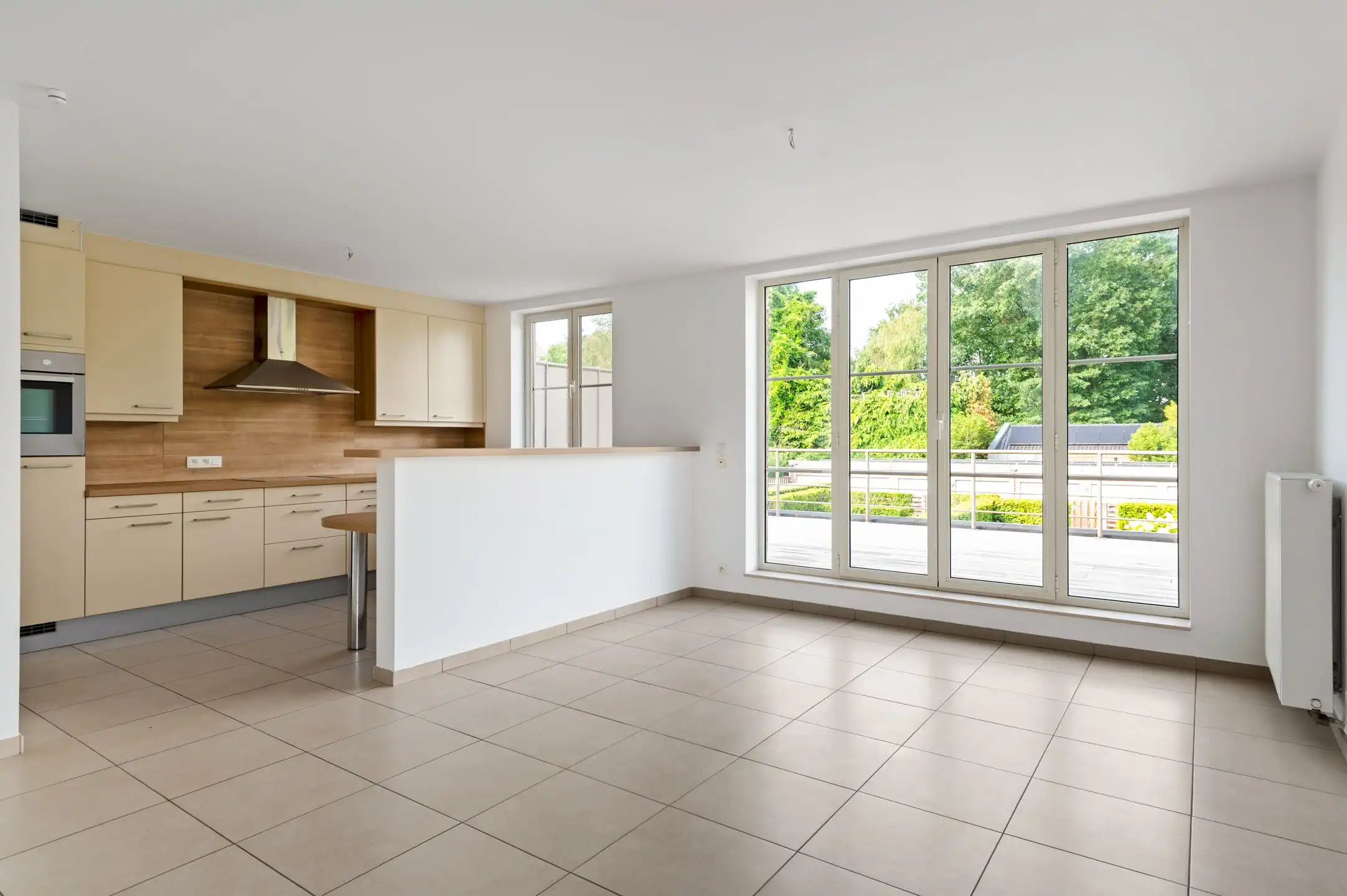 Ruim en energiezuinig wonen met zicht op groen in Ekeren! foto 3