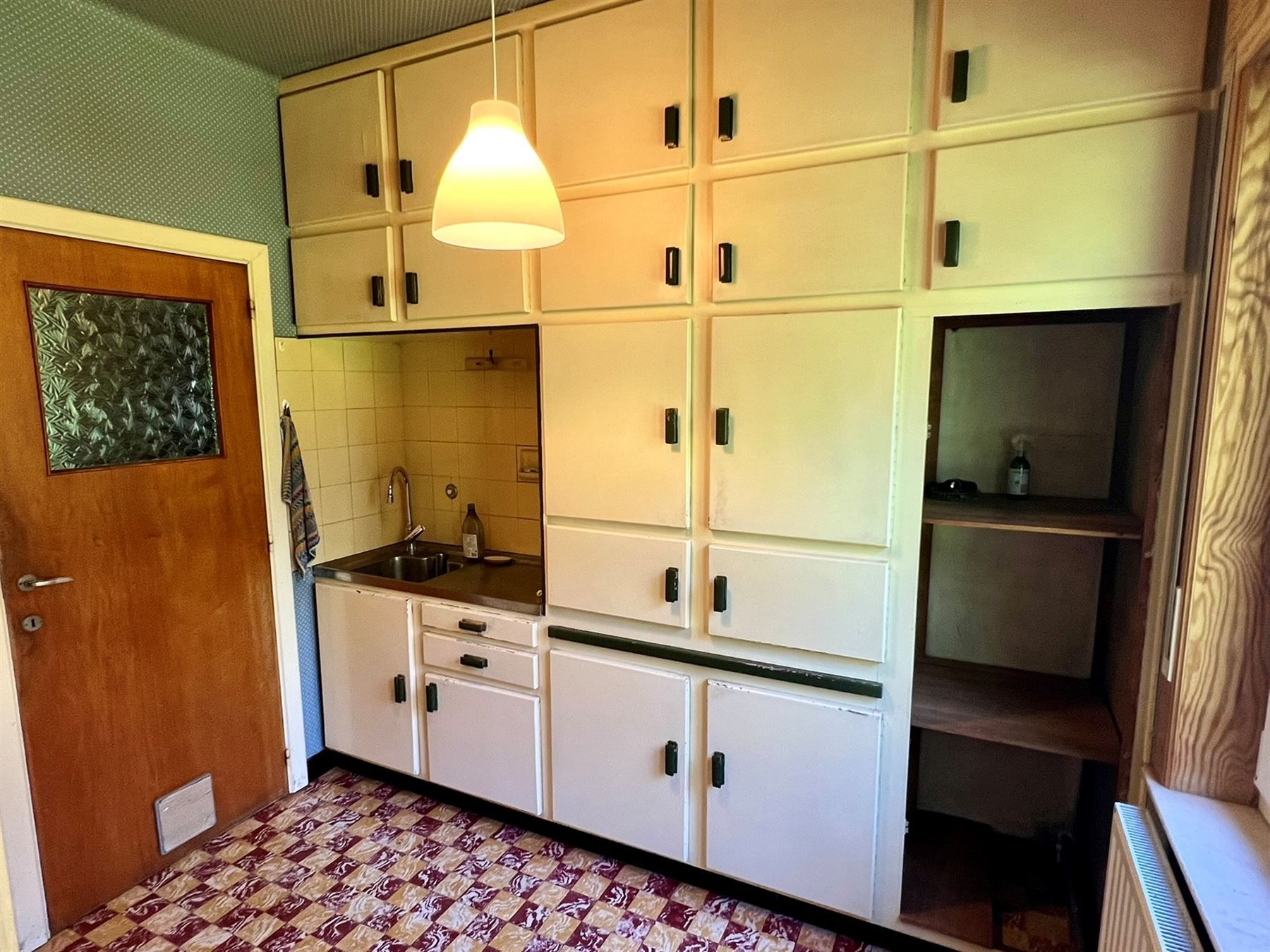 Ruime eigendom met woning, atelier en uitbreidingspotentieel  foto 3