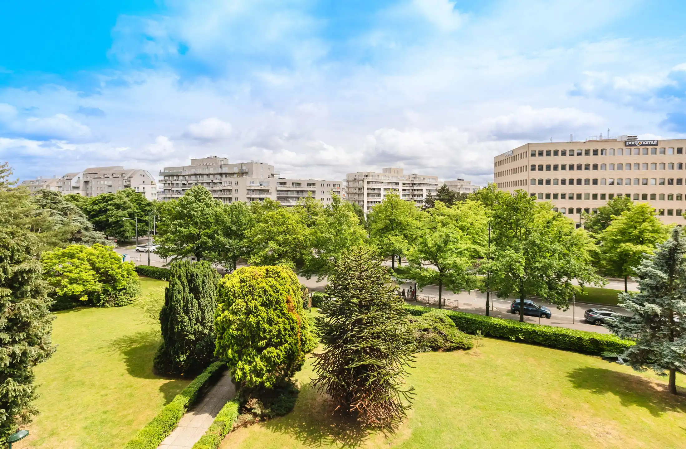 Volledig gerenoveerd appartement 2 slaapkamers van ± 95 m² foto 6