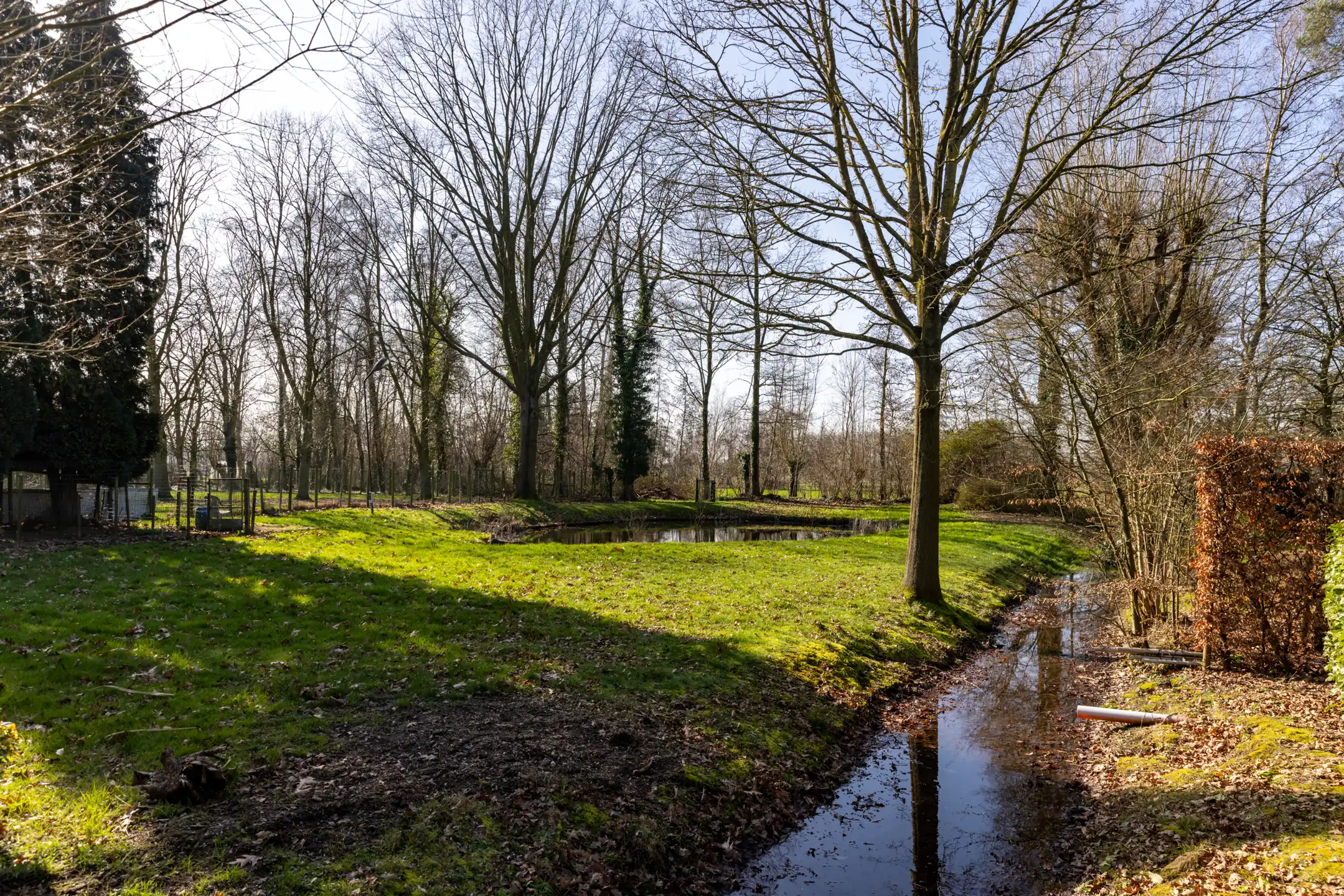 Unieke eigendom gelegen in het groen foto 24