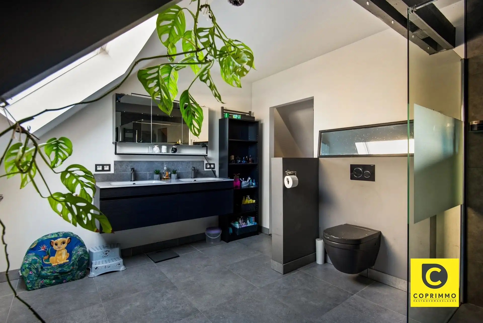 Woning: 4 slk + magazijn foto 14