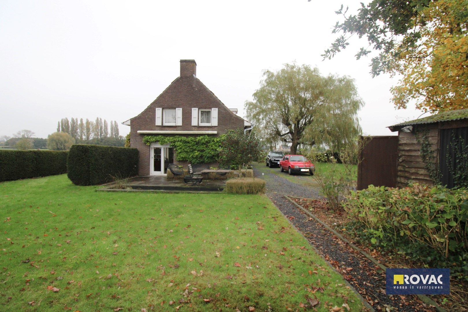 Landelijk gelegen alleenstaande woning met grote tuin! foto 19