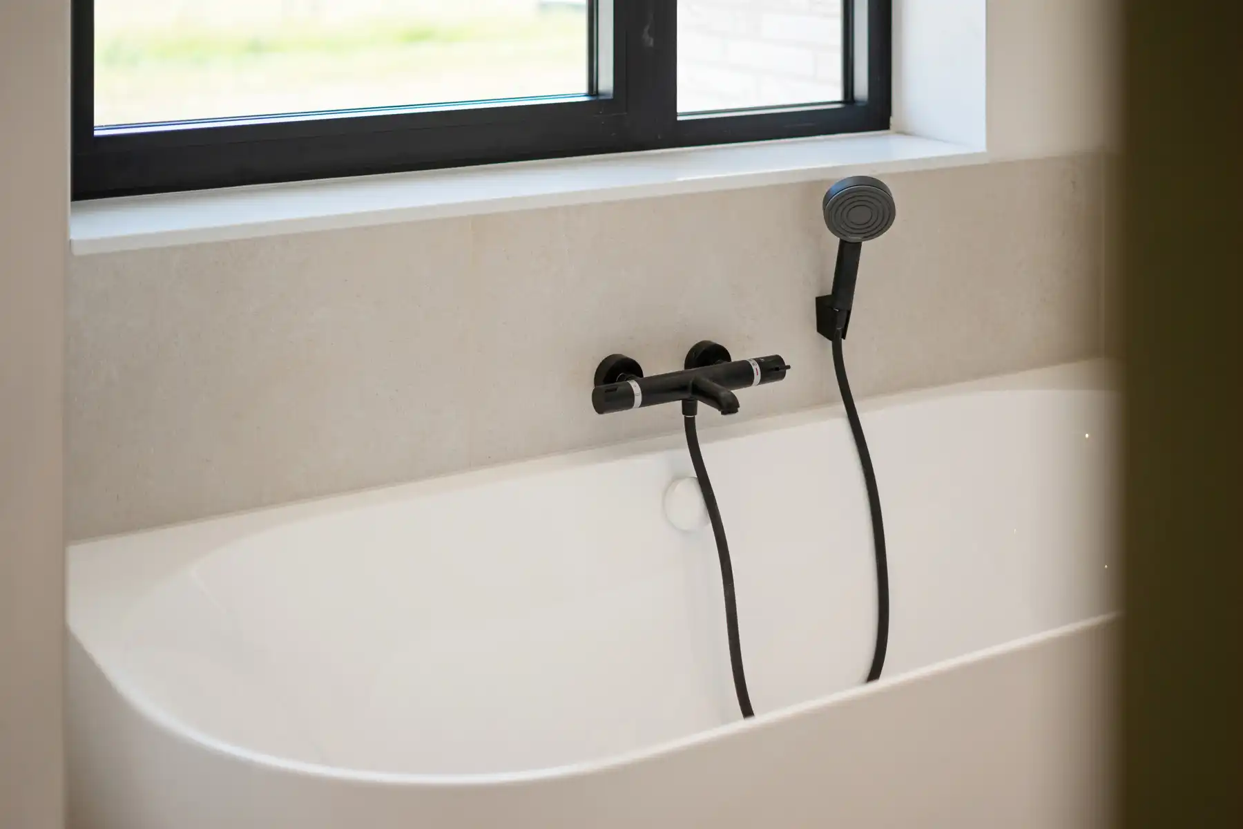 Tijdloze, halfopen nieuwbouwwoning foto 6