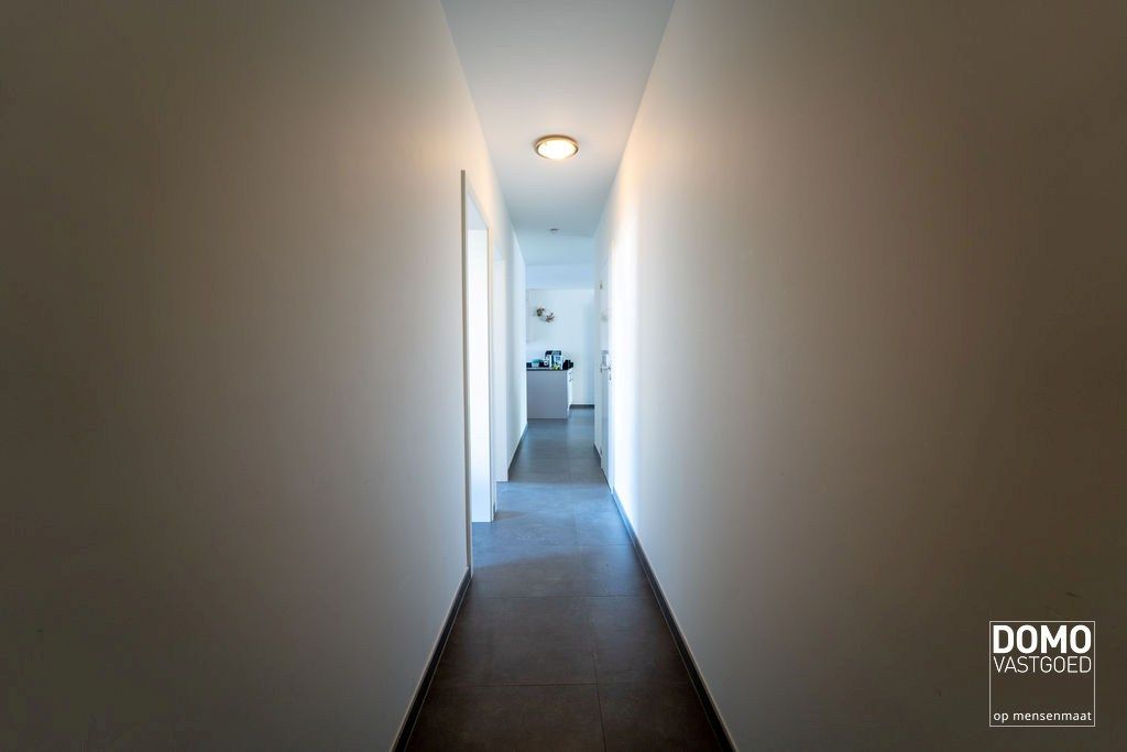 RUIM GELIJKVLOERS APPARTEMENT MET 2 SLAAPKAMERS, TERRAS EN PARKEERGELEGENHEID TE HASSELT (SINT-LAMBRECHTS-HERK) foto 11