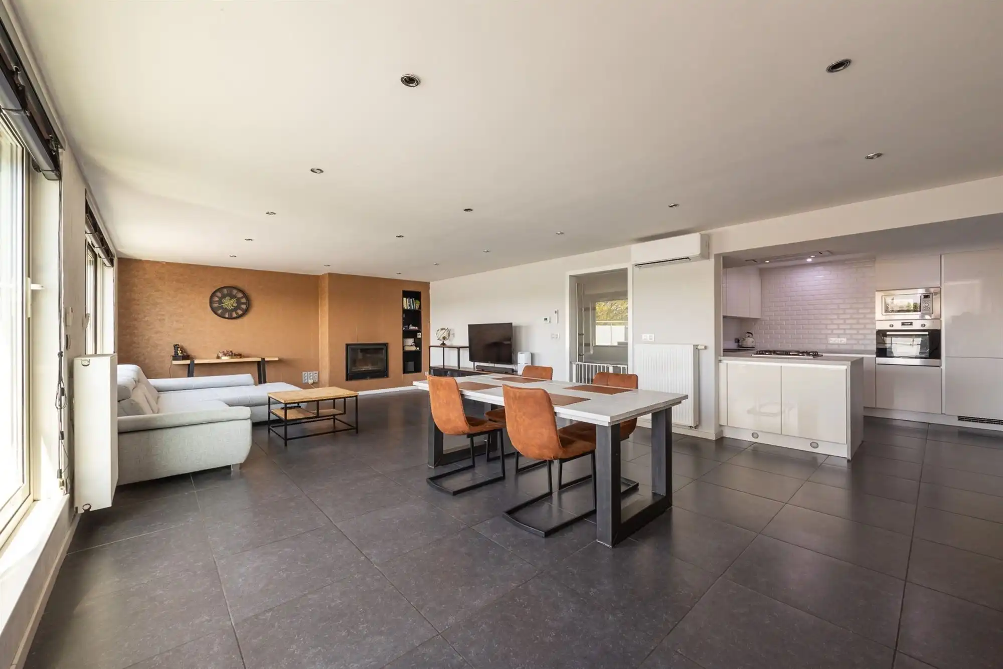 Bijzonder ruim duplexappartement met zonnig terras foto 8