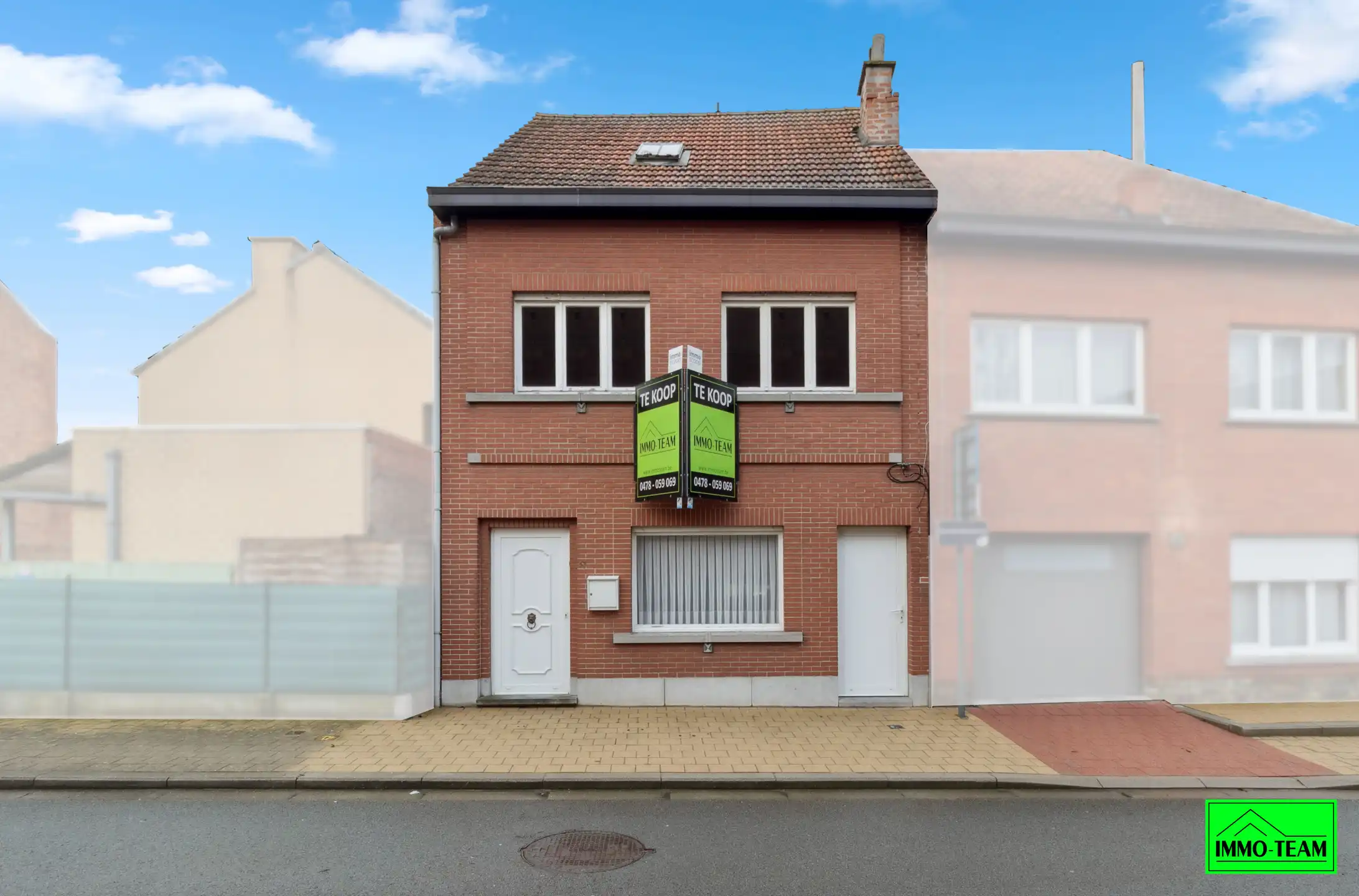 Hoofdfoto van de publicatie: Te renoveren 2-gevelwoning met tuin 