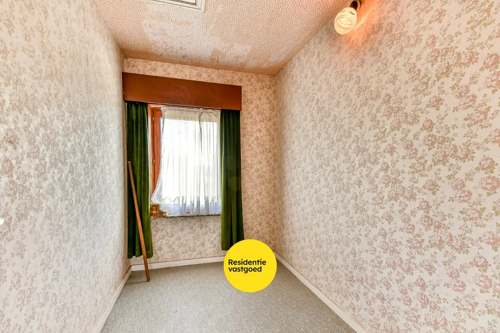 Te renoveren halfopen bebouwing met tuin en groot potentieel foto 15