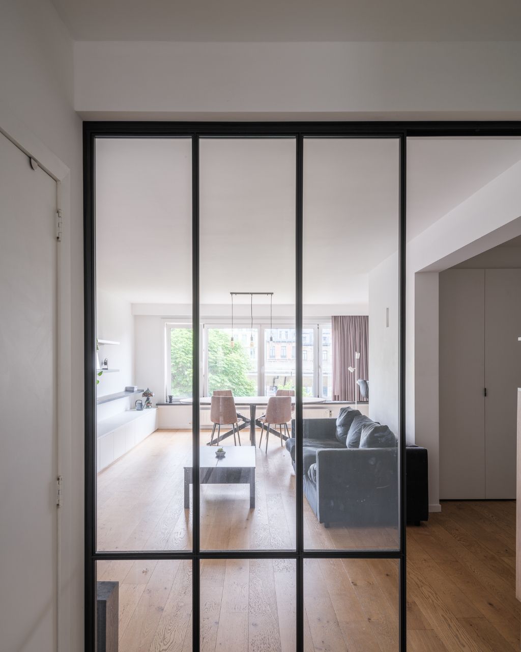 Knap gerenoveerd 3-slaapkamer appartement foto 8