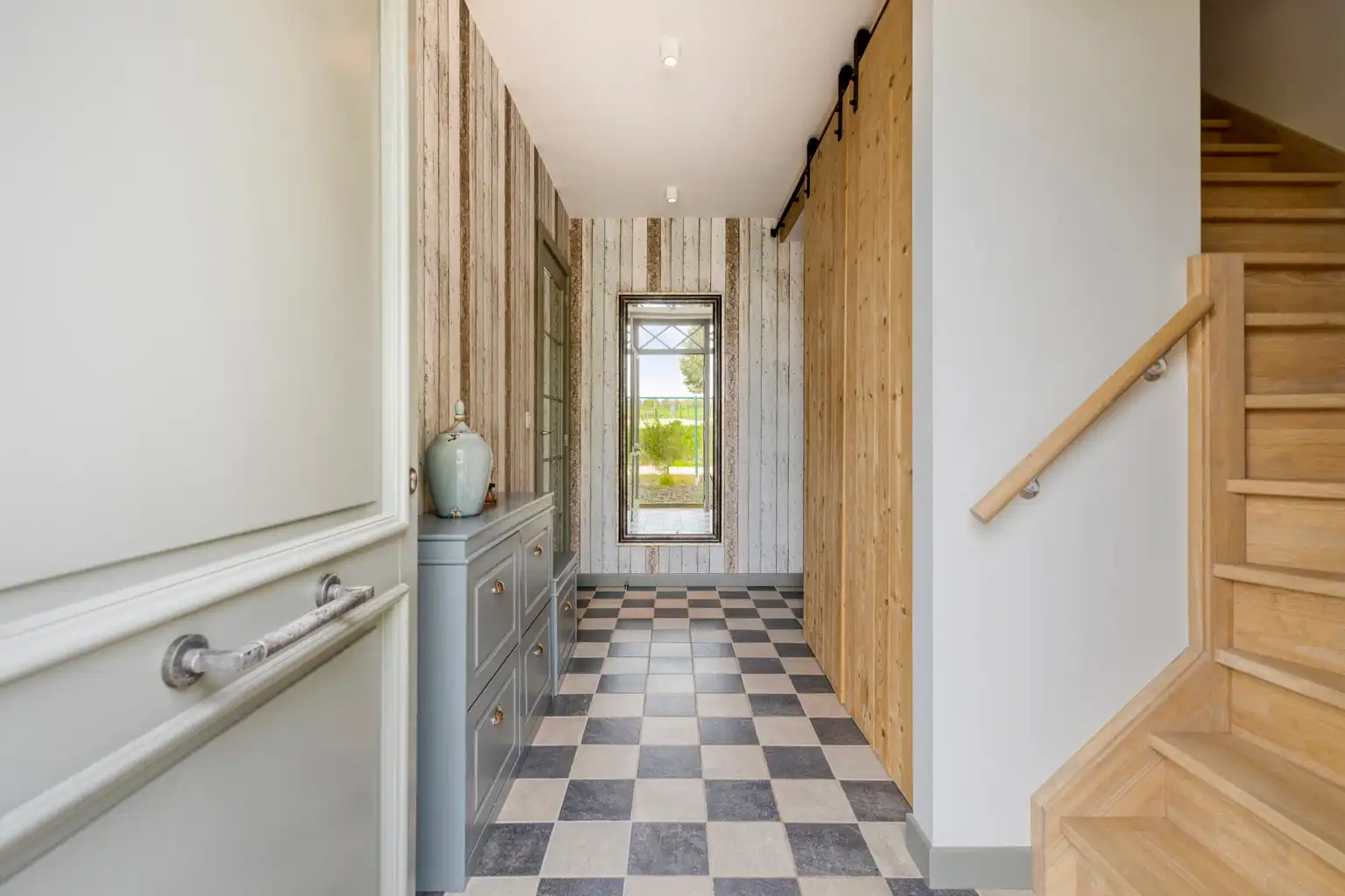 Mooie, recente woonst met tuin op een rustige locatie  foto 14