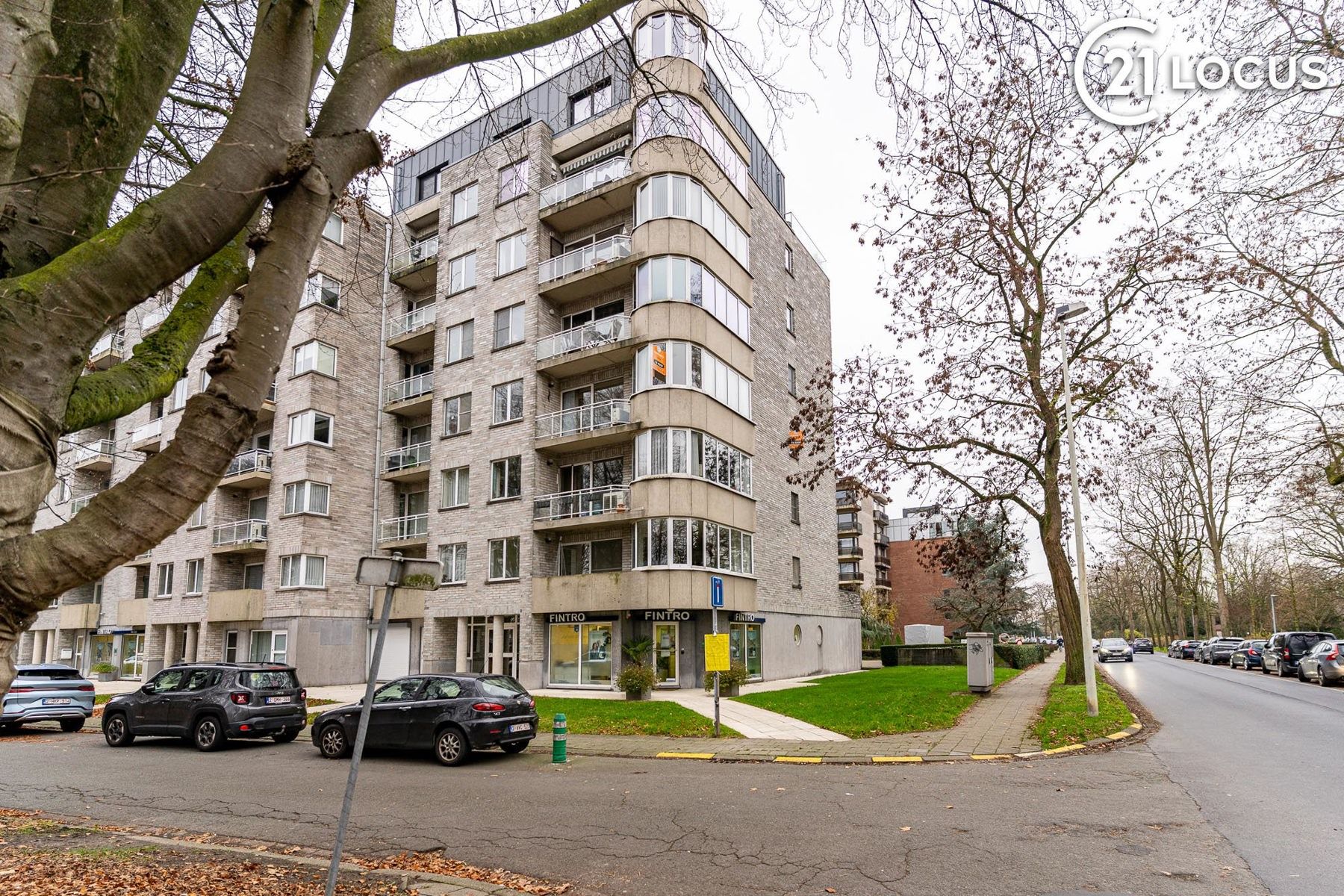 Stijlvol 2-slaapkamer appartement met balkons en airco in Beveren foto 15