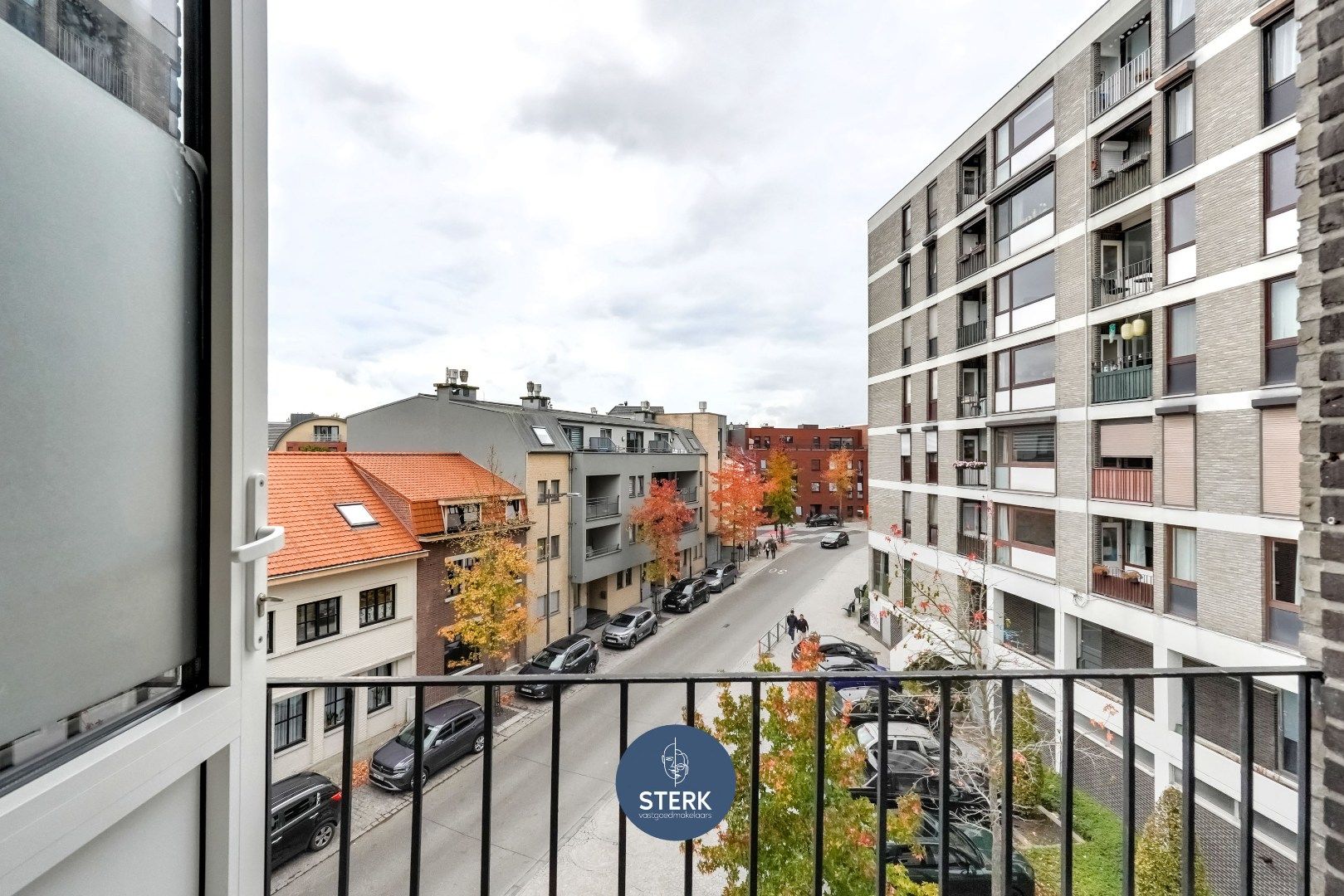 VERHUURD APPARTEMENT OP EEN UITSTEKENDE LOCATIE IN LANAKEN-CENTRUM !  foto 3