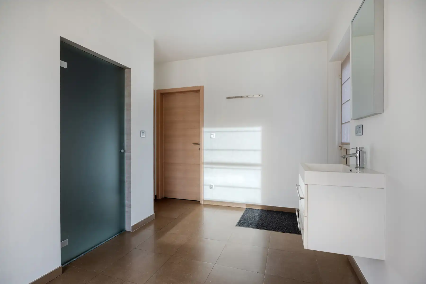 Luxueuze woning met 4/5 slpk. op 11a90ca in Neeroeteren.  foto 14